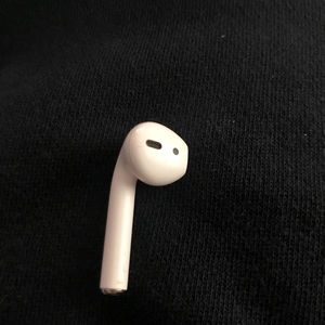 Left Apple AirPod generation 1.  perfect condition